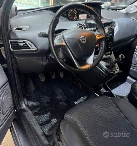 Lancia Ypsilon MOMO DESIGN