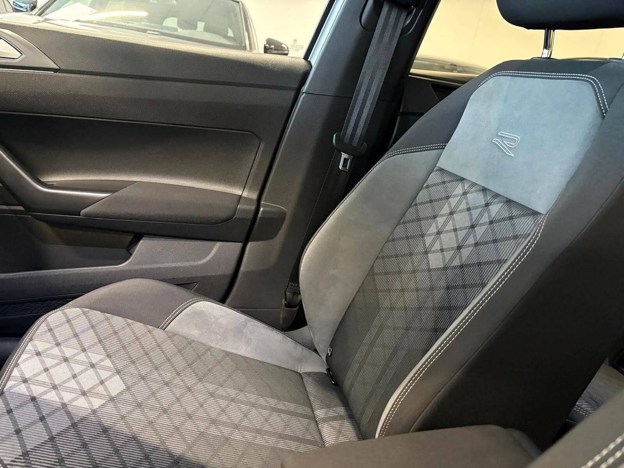 Volkswagen Taigo R-LINE 1.0 TSI 110 CV DSG