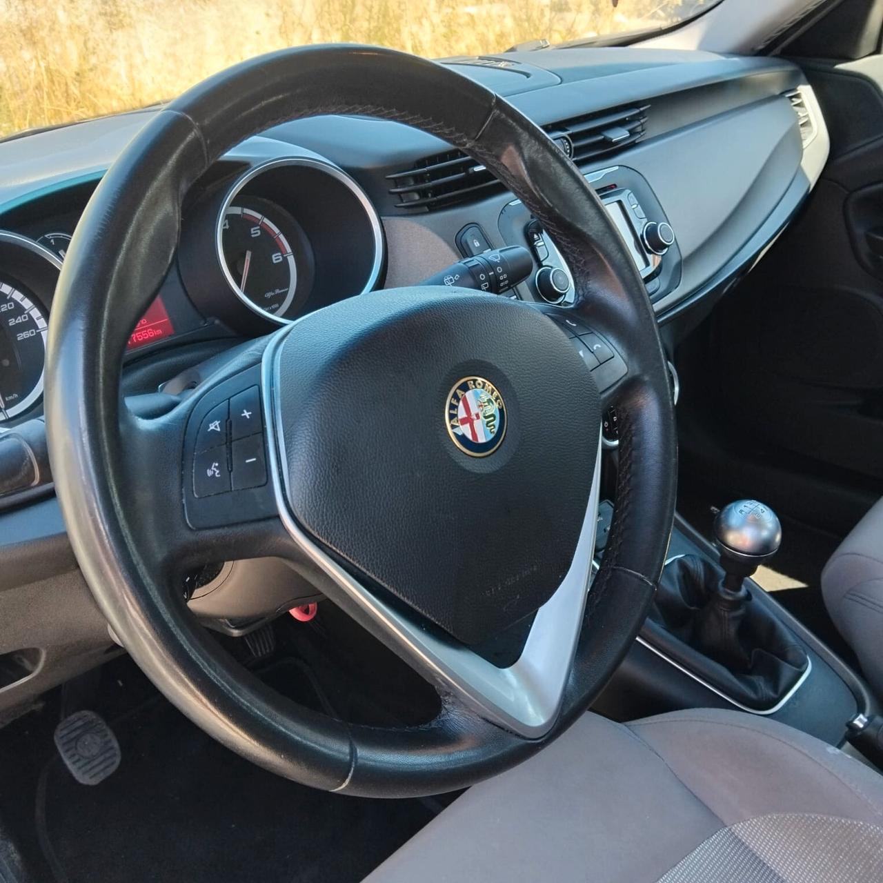 Alfa Romeo Giulietta 1.6 diesel manuale NEOPATENTATI restayling