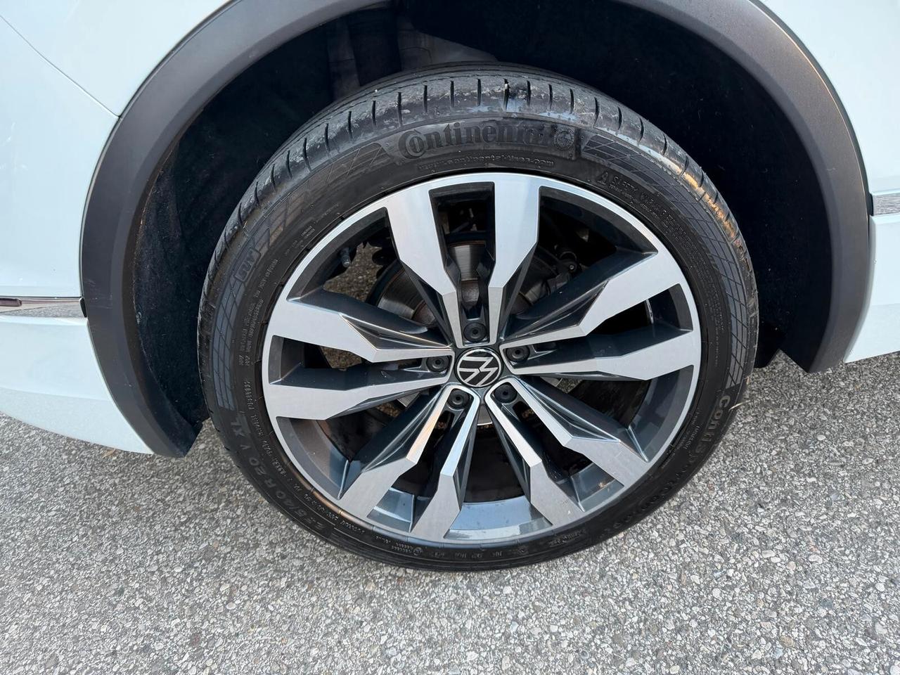 Volkswagen Tiguan 2.0 TDI 200 CV SCR DSG 4MOTION R-Line TETTO APRIBILE E GANCIO TRAINO