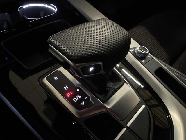 AUDI A4 Avant 40 TDI quattro S tronic S line edition