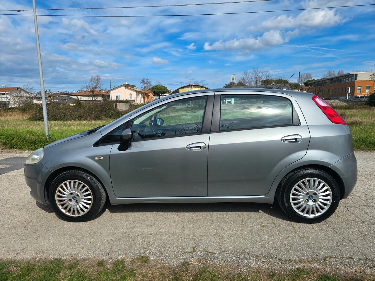 FIAT GRANDE PUNTO 1.2 BENZINA con GARANZIA NEOPATENTATI