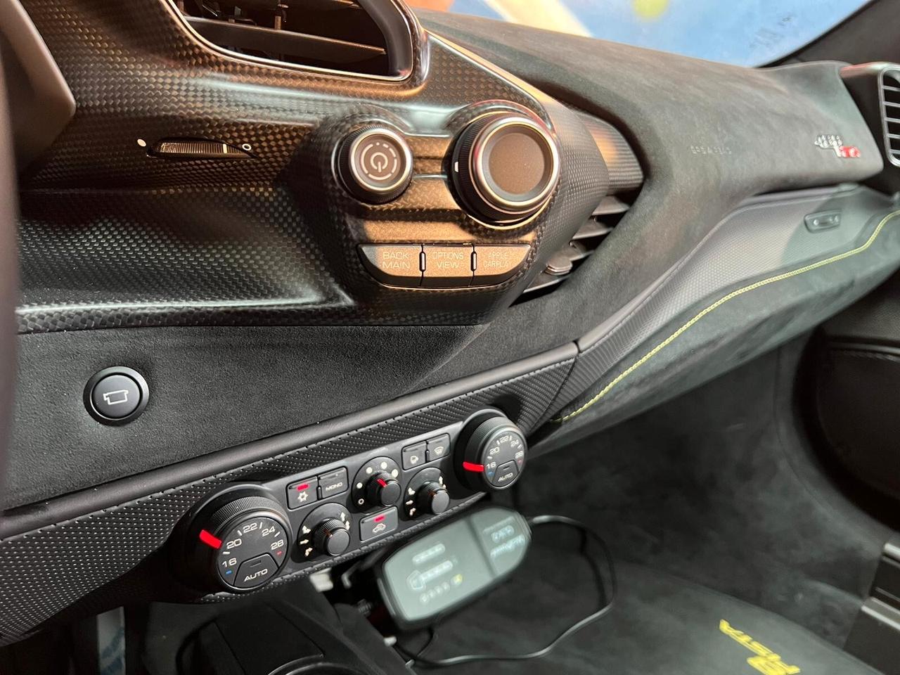 Ferrari 488 3.9 PISTA dct INTERIOR FULL CARBON (488)