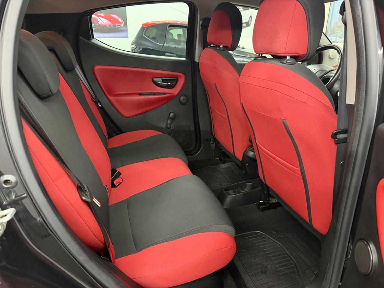Lancia Ypsilon 1.2 69Cv