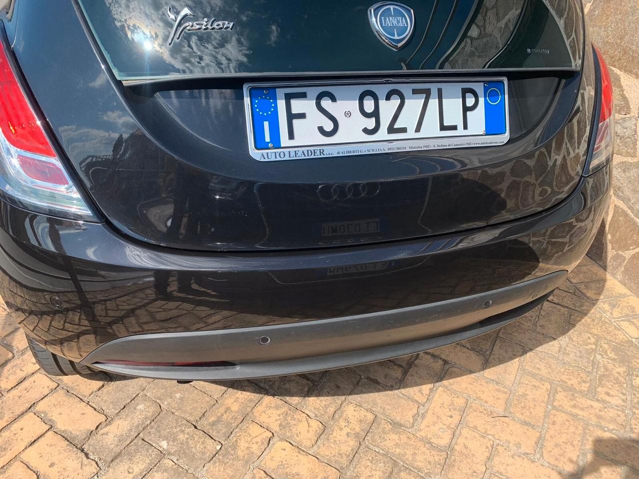 Lancia Ypsilon 0.9 TwinAir 85 CV 5 porte S&S Gold