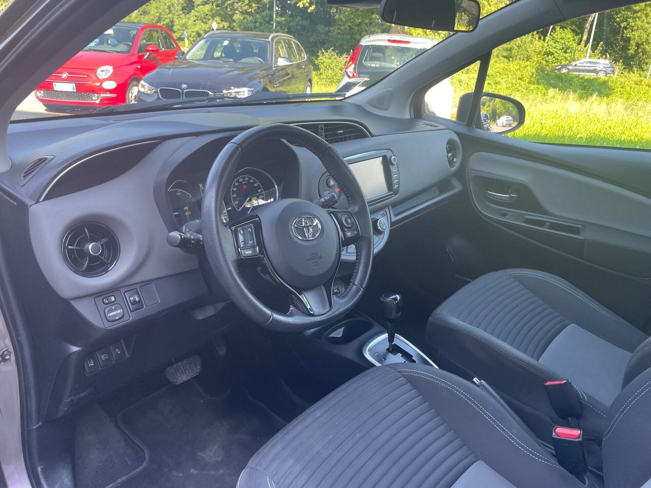 Toyota Yaris 1.5 Hybrid 5 porte*Automatik*Neopatentati*