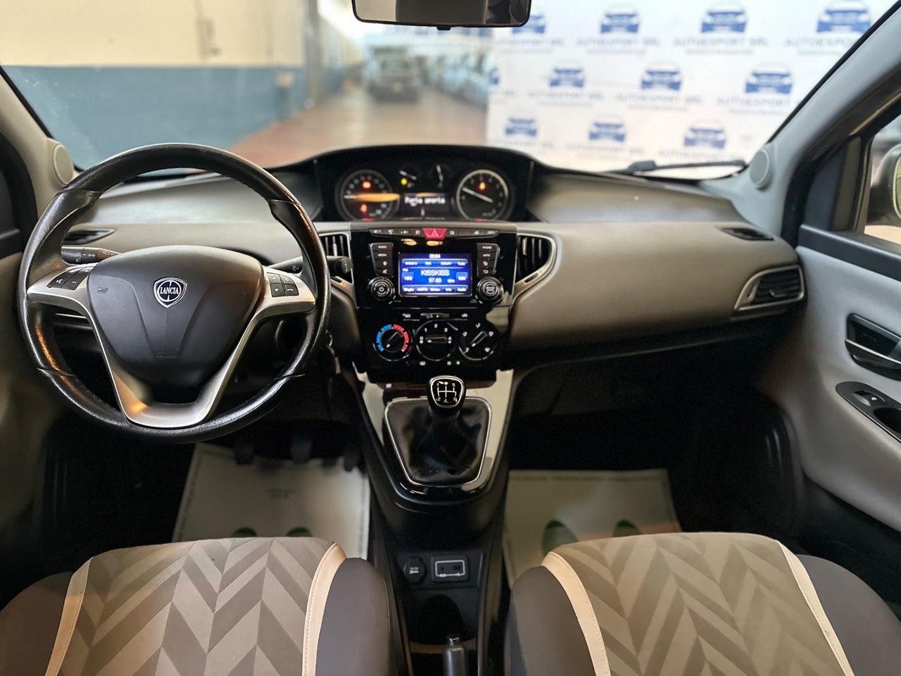 Lancia Ypsilon 1.2 69 CV/2017/ok neopatentati