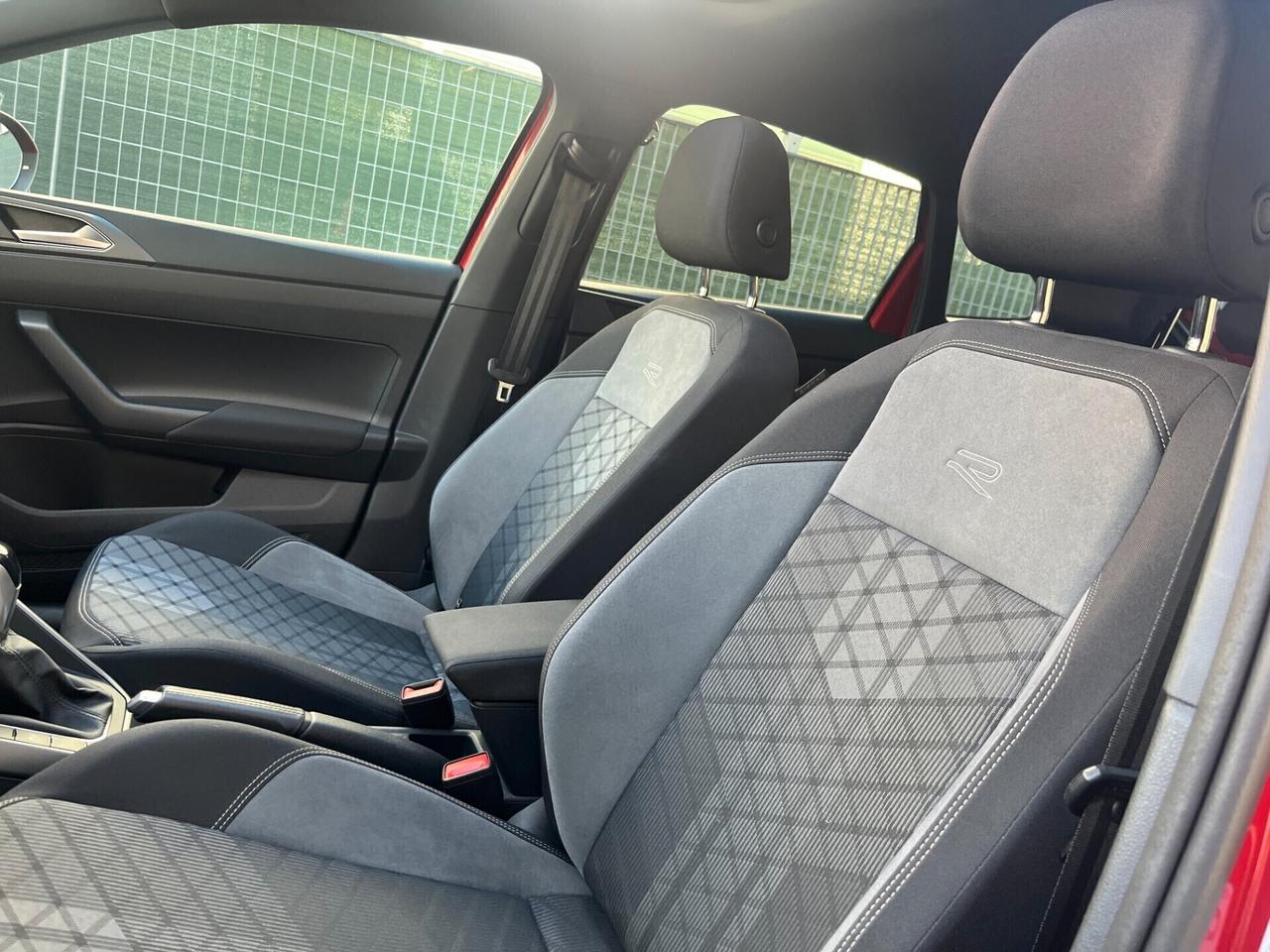 Volkswagen Taigo 1.0 TSI 115 CV DSG R-Line**km 35649**08/2024