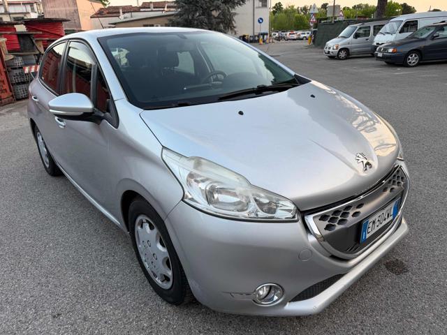 PEUGEOT 208 129,277km 1.4 8V e-HDi 68CV S&S robot. 5p. Active