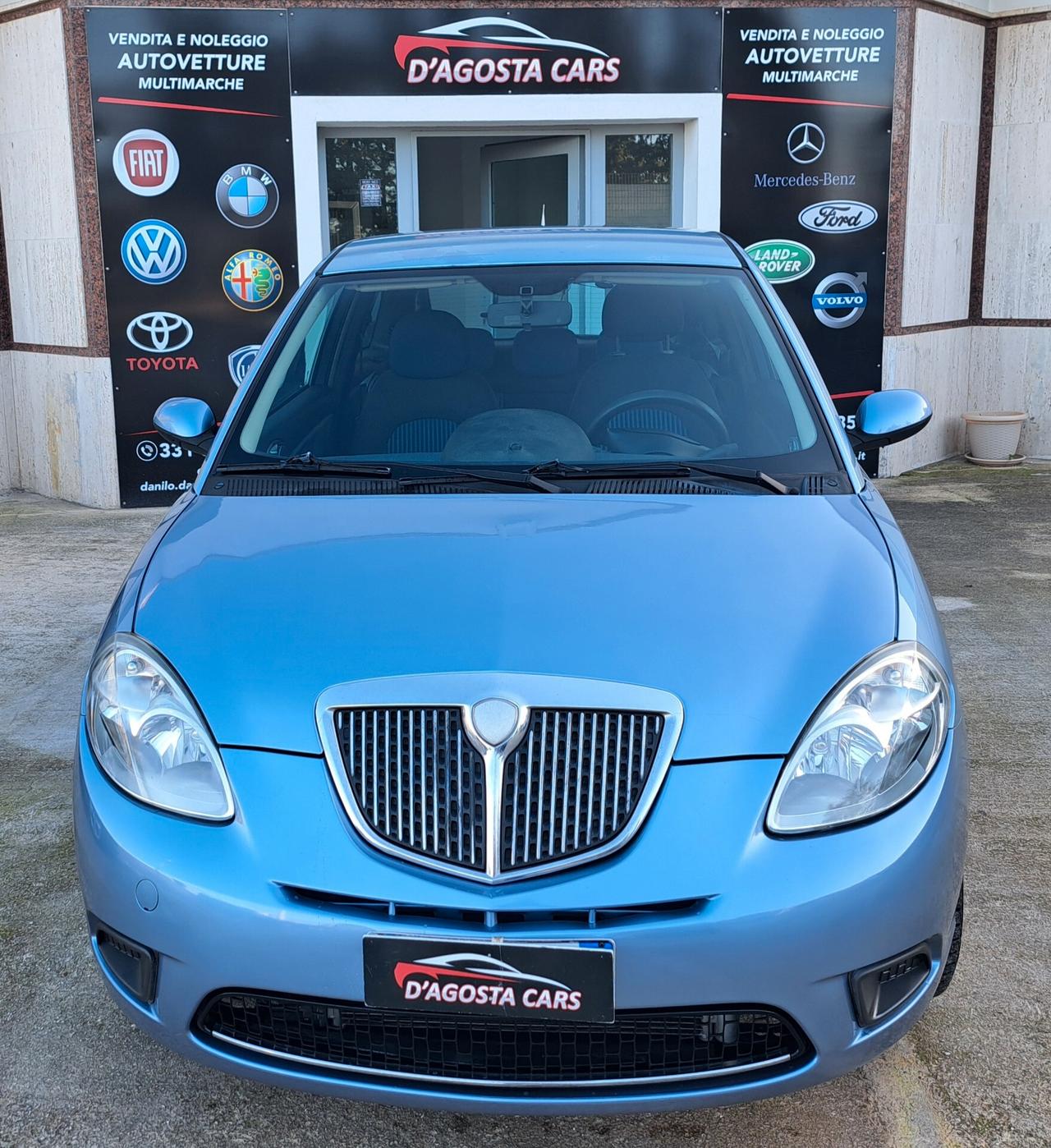 Lancia Ypsilon 1.2 CV 60 Oro Giallo neo patentati