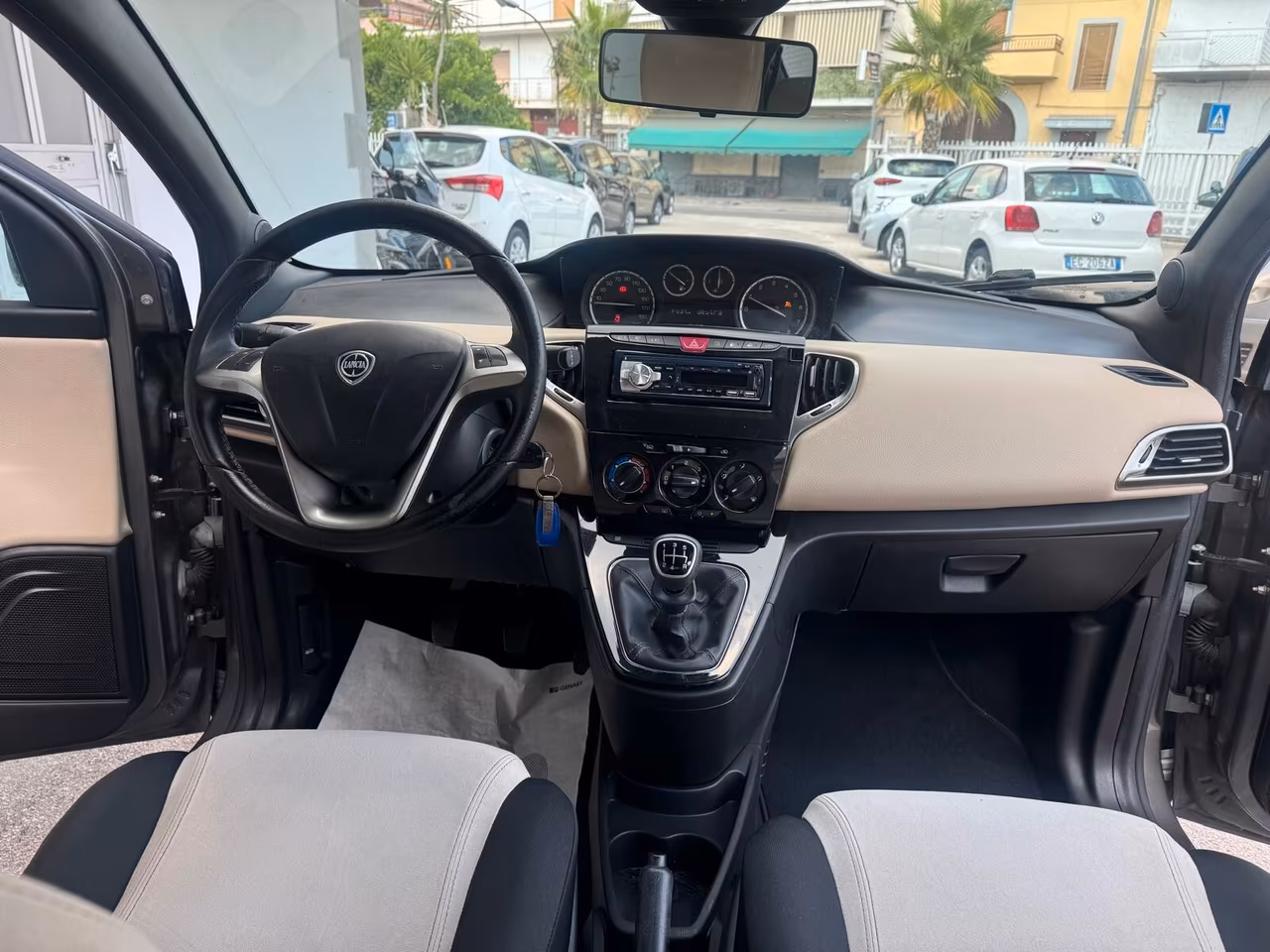 Lancia Ypsilon 0.9 TwinAir 85 CV 5 porte Metano Ecochic Elefantino