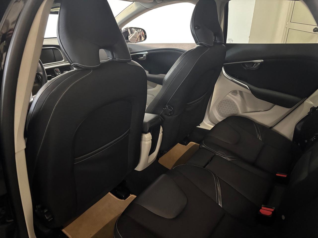 Volvo V40 D2 1.6 |INTERNI B-COLOR|TETTO|