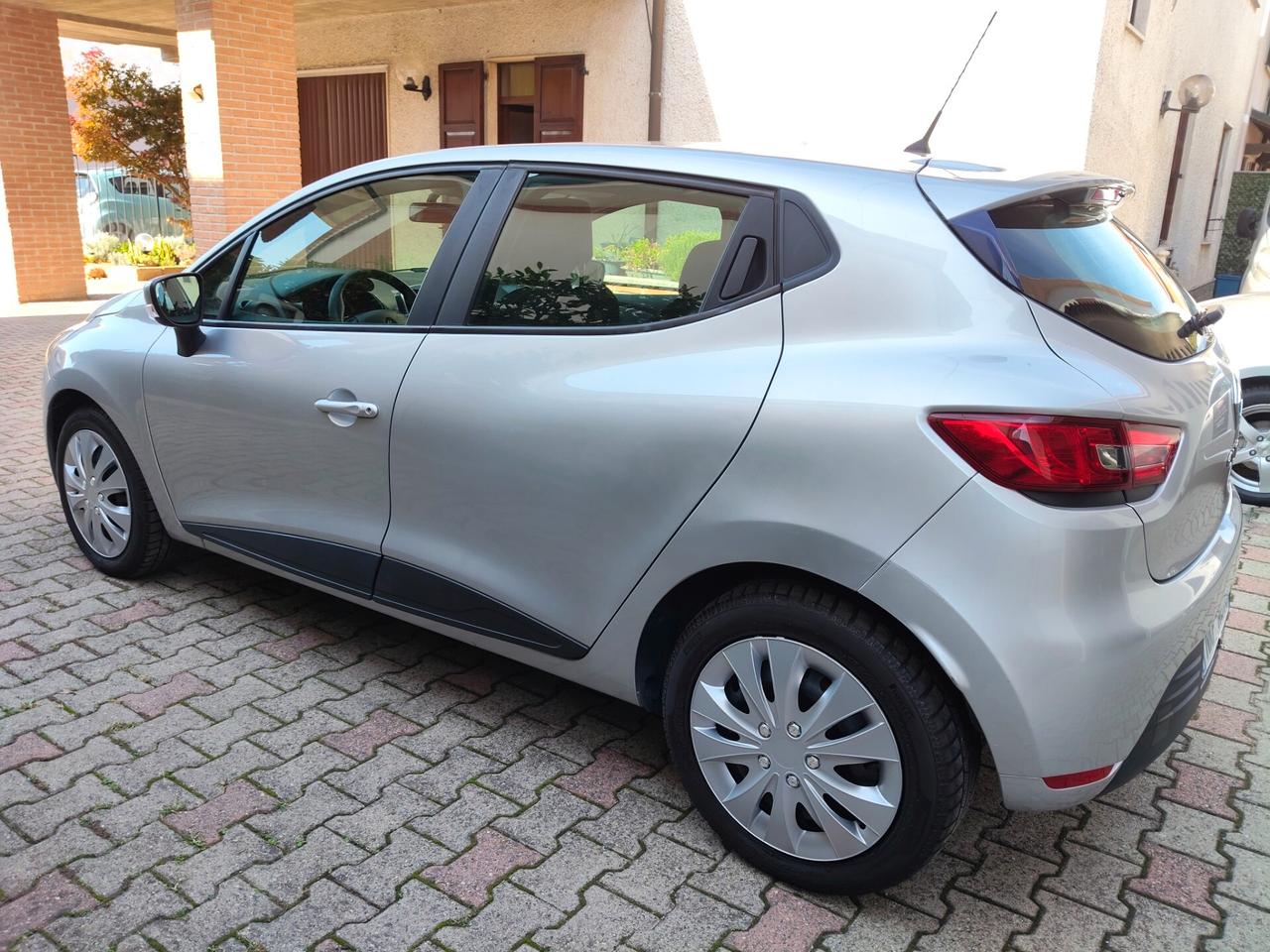 Renault Clio TCe 12V 90 CV 5 porte Duel2