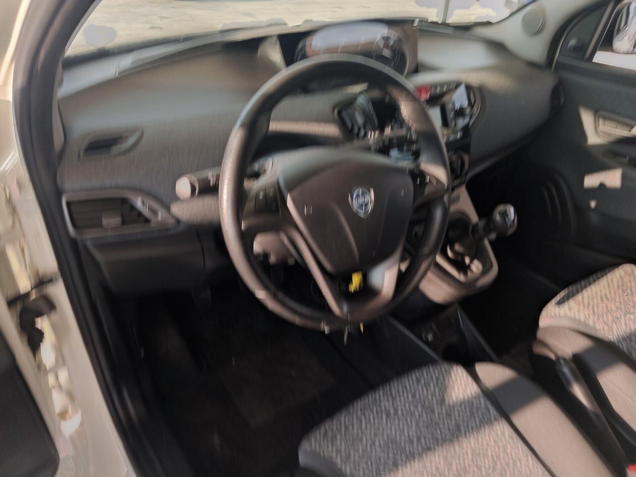 Ypsilon 1.2 C.V 69 PER NEO PATENTATI COME NUOVA