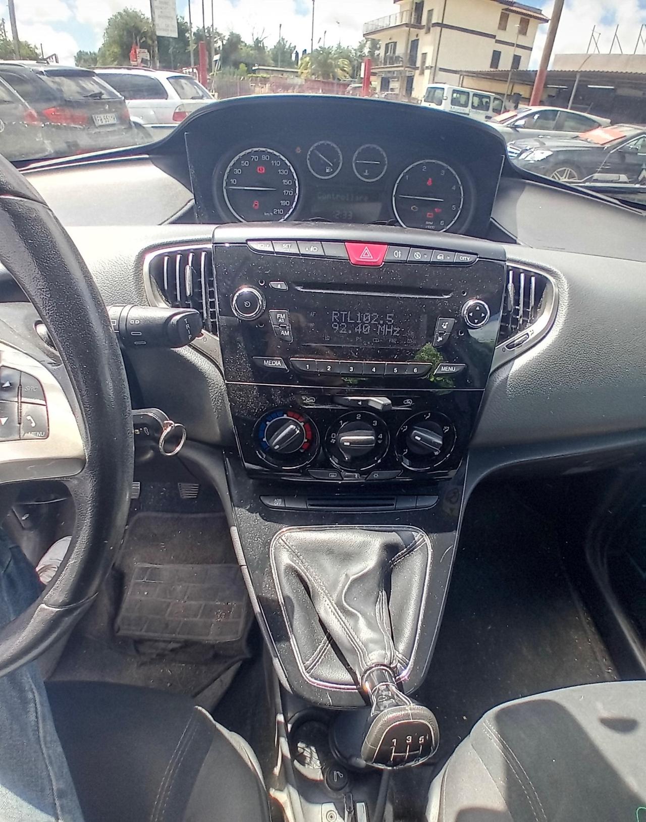 Lancia Ypsilon 1.3 MJT 16V 95 CV 5 porte Gold