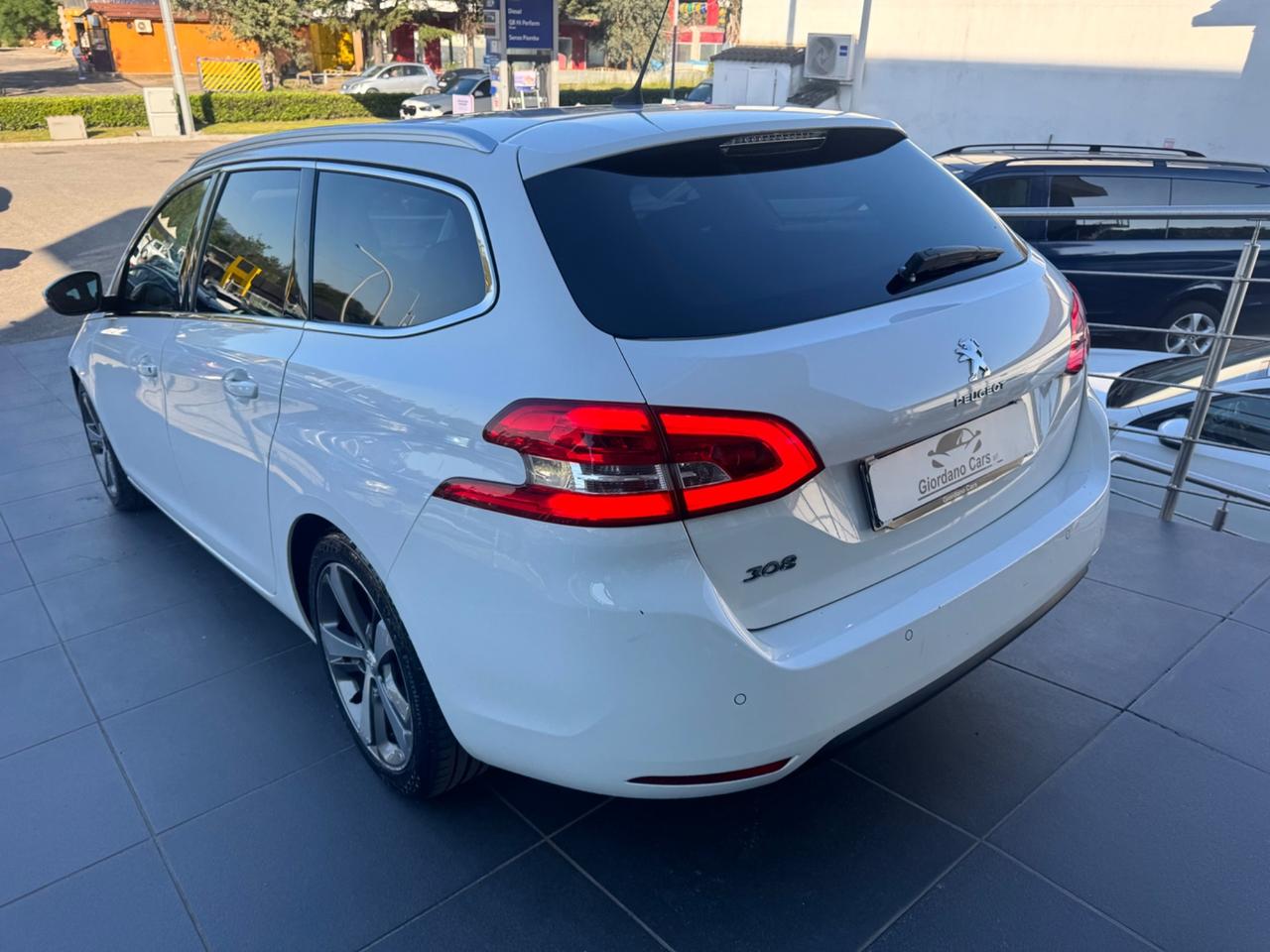 Peugeot 308 BlueHDi 120 S&S EAT6 SW Allure automatica in garanzia e
