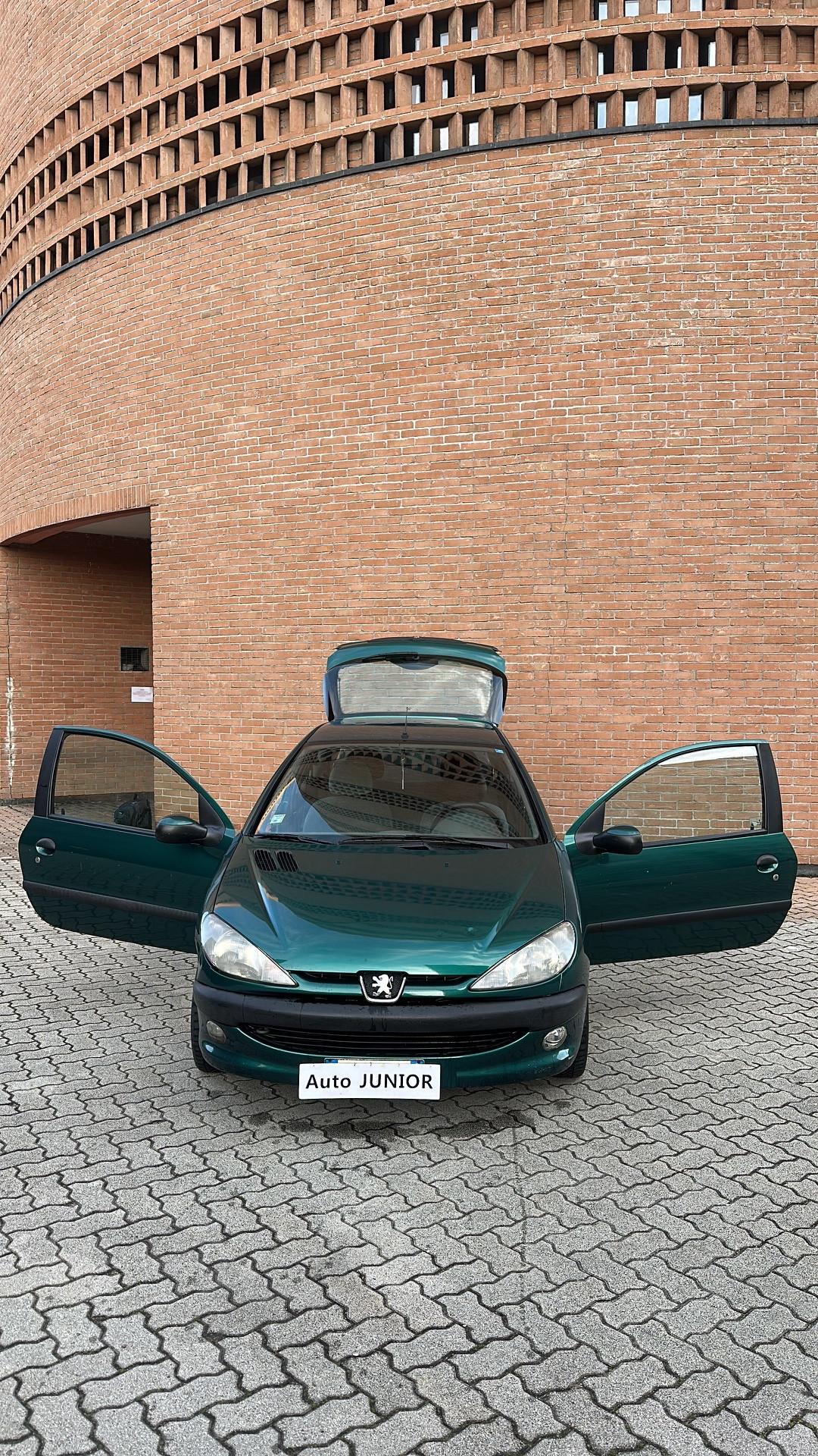 Peugeot 206 1.1 3p. XR
