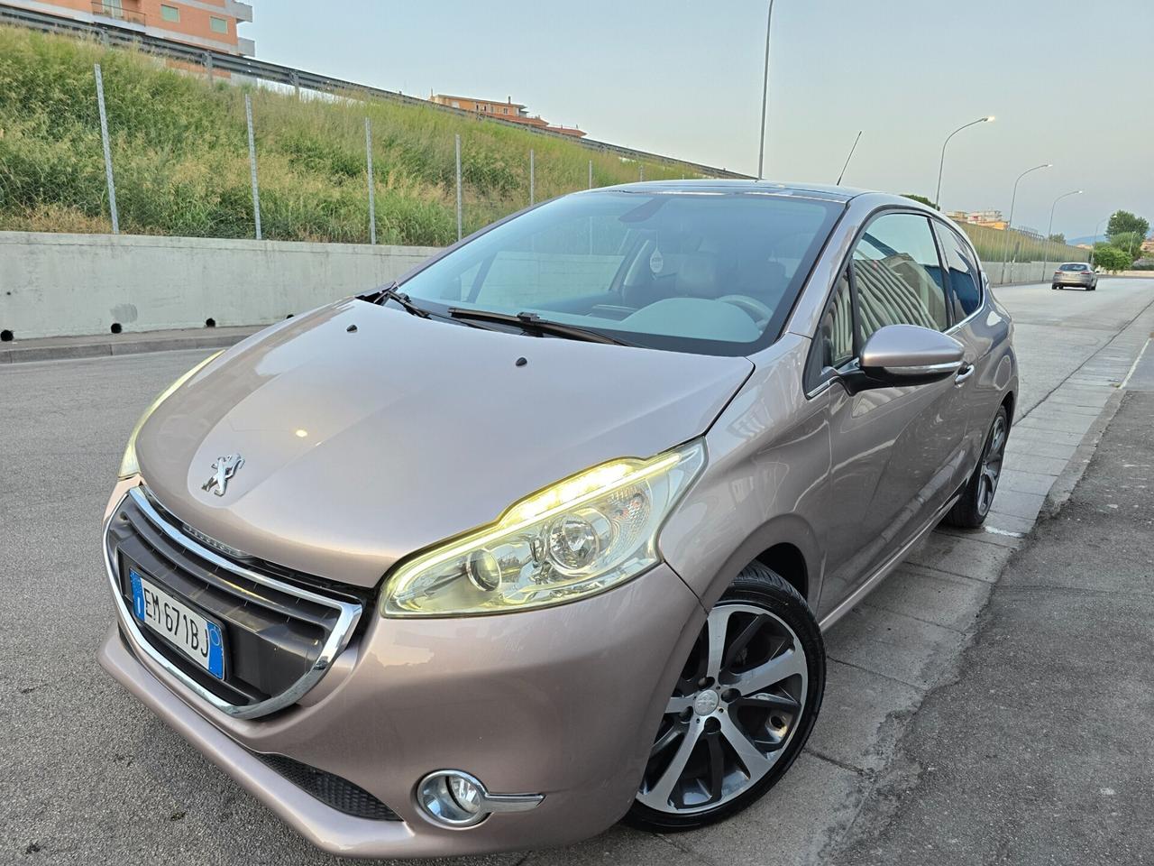 Peugeot 208 1.6 e-HDi 115 CV Stop&Start 3 porte Al
