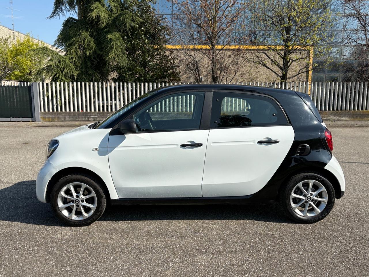 Smart ForFour 1.0 benzina 70CV NEOPATENTATI 2018