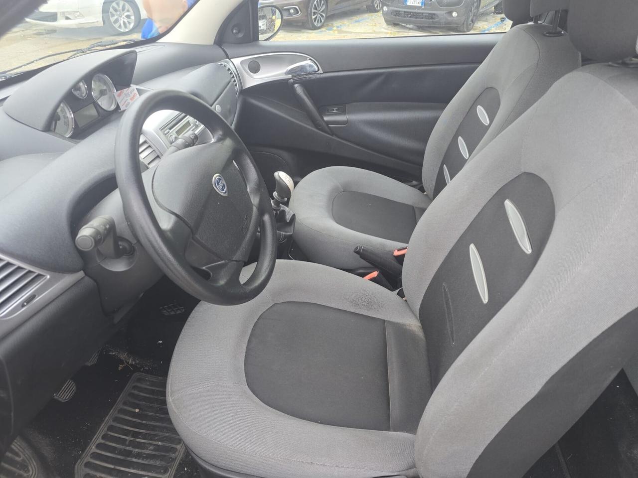 Lancia Ypsilon 1.2 Argento