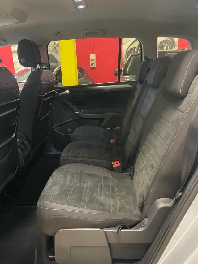 VOLKSWAGEN Touran 1.4 TSI DSG *FULL OPTION/LED/NAVI/TELC*