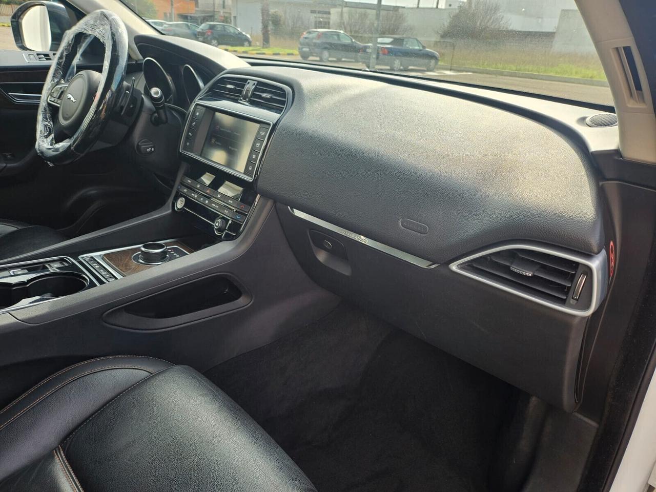 Jaguar F-Pace 2.0 D 180 CV AWD Prestige