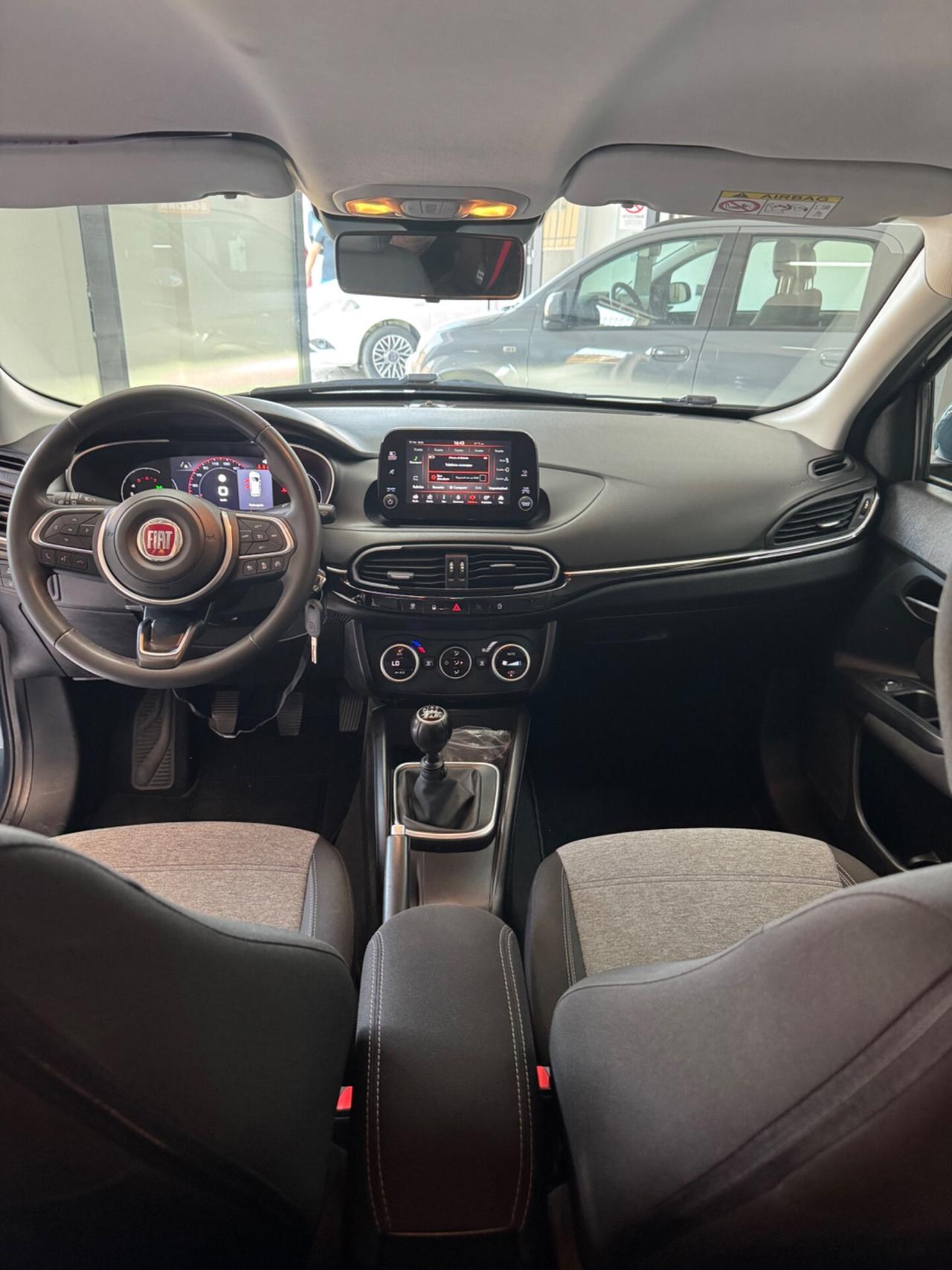 Fiat Tipo 1.6 Mjt S&S 5 porte Cross