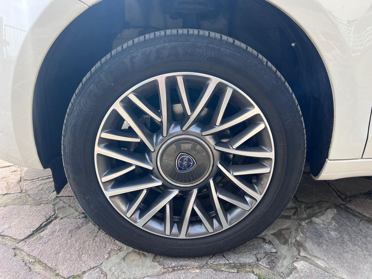 Lancia Ypsilon 1.0 FireFly MHEV #9823