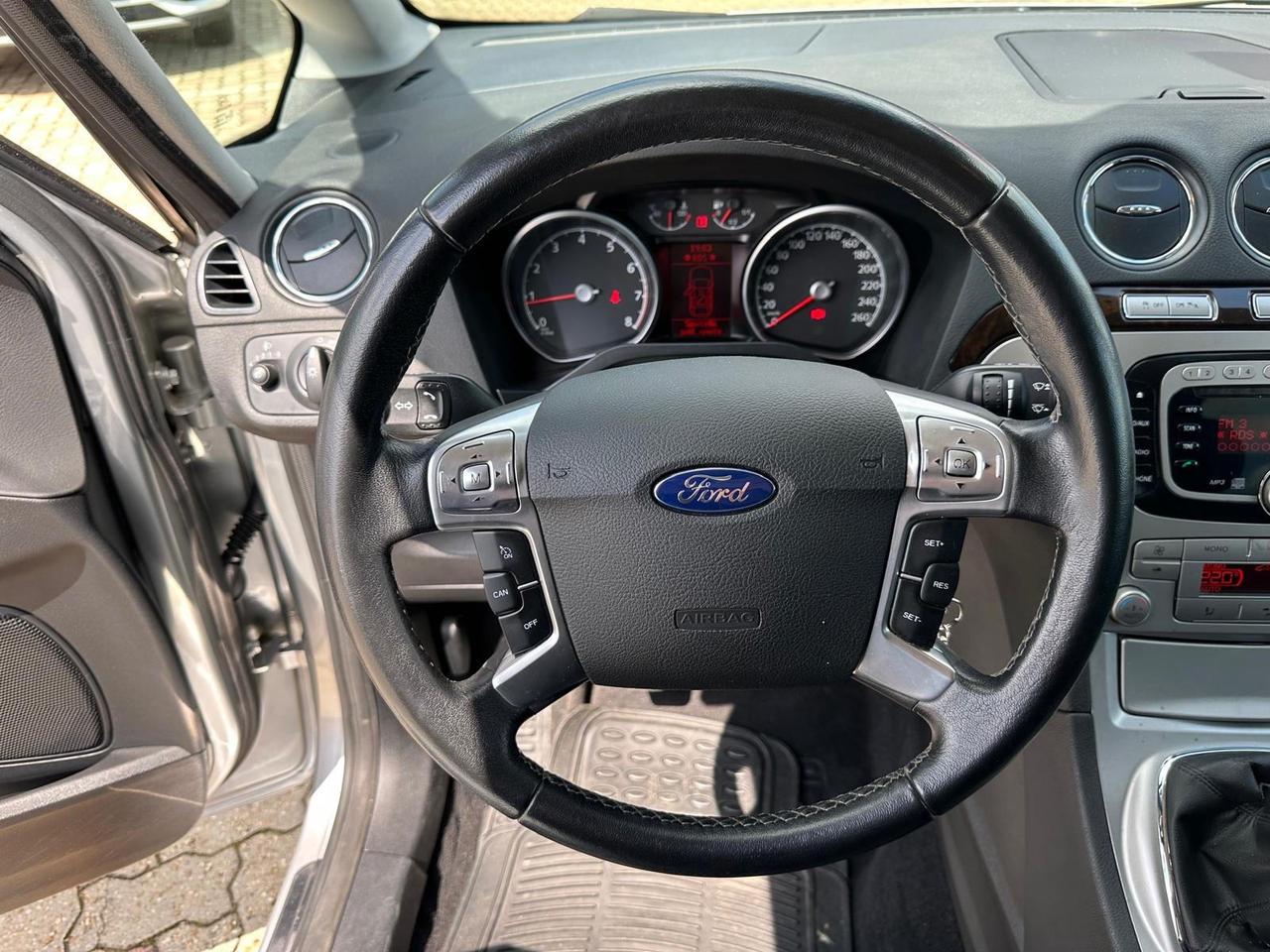 Ford Galaxy 2.0 Ghia