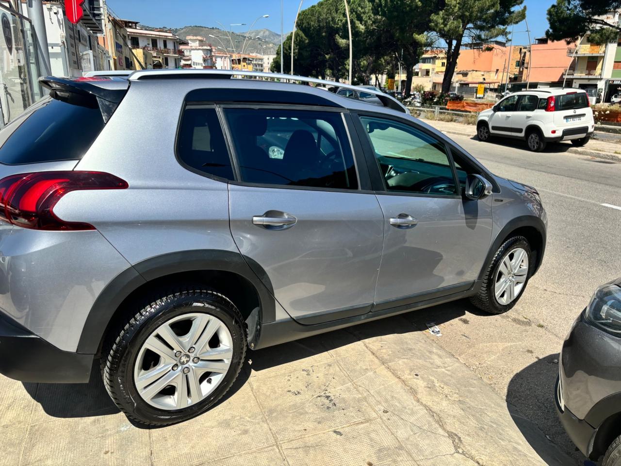 Peugeot 2008 BlueHDi 100 S&S Allure