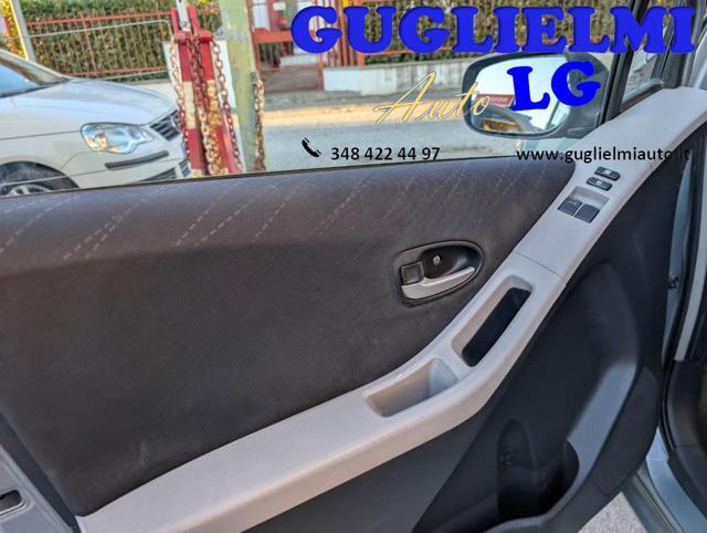 TOYOTA Yaris 1.3 5 porte Sol