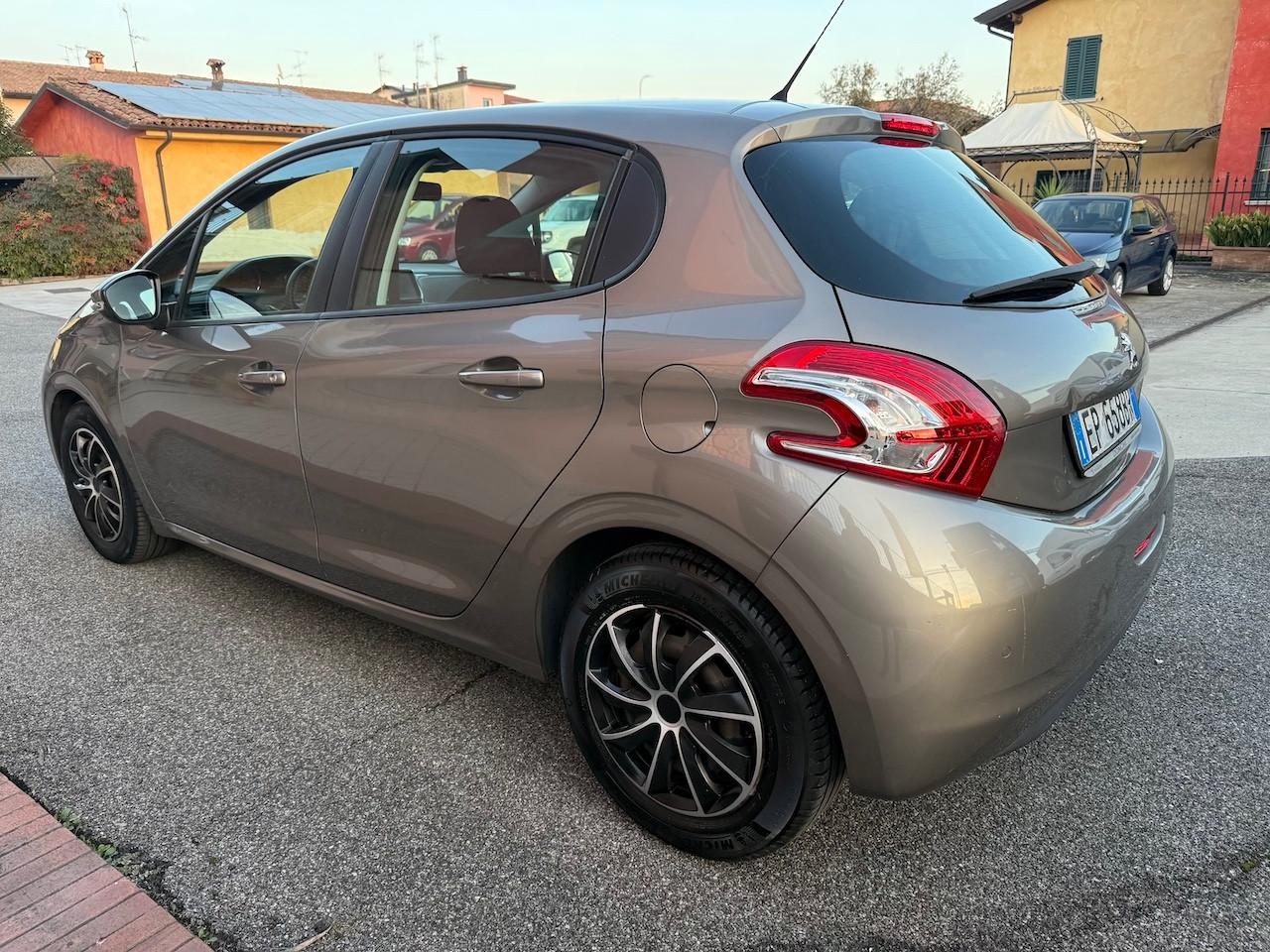 Peugeot 208 1.2 VTi 82 CV 5 porte Active