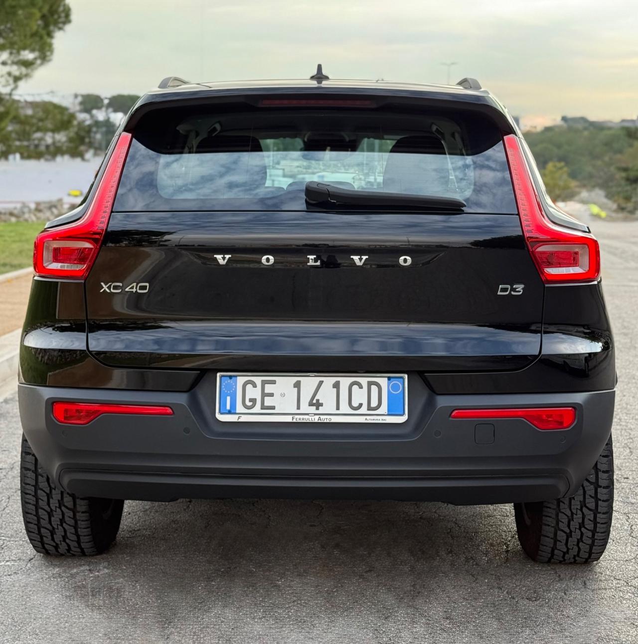 Volvo XC40 2.0 d3 150CV Momentum Geartronic