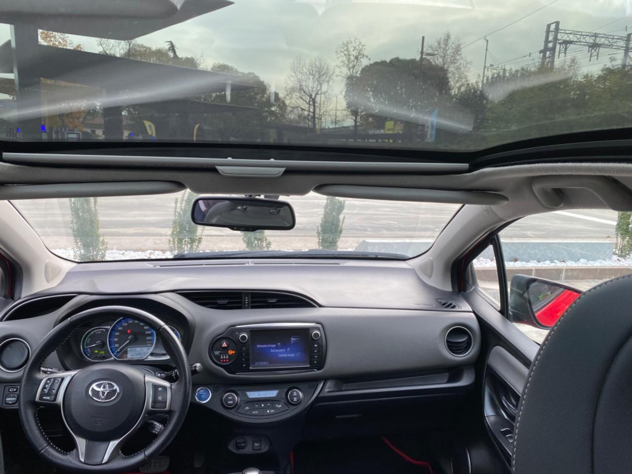 Toyota Yaris 1.5 Hybrid 5 porte Lounge