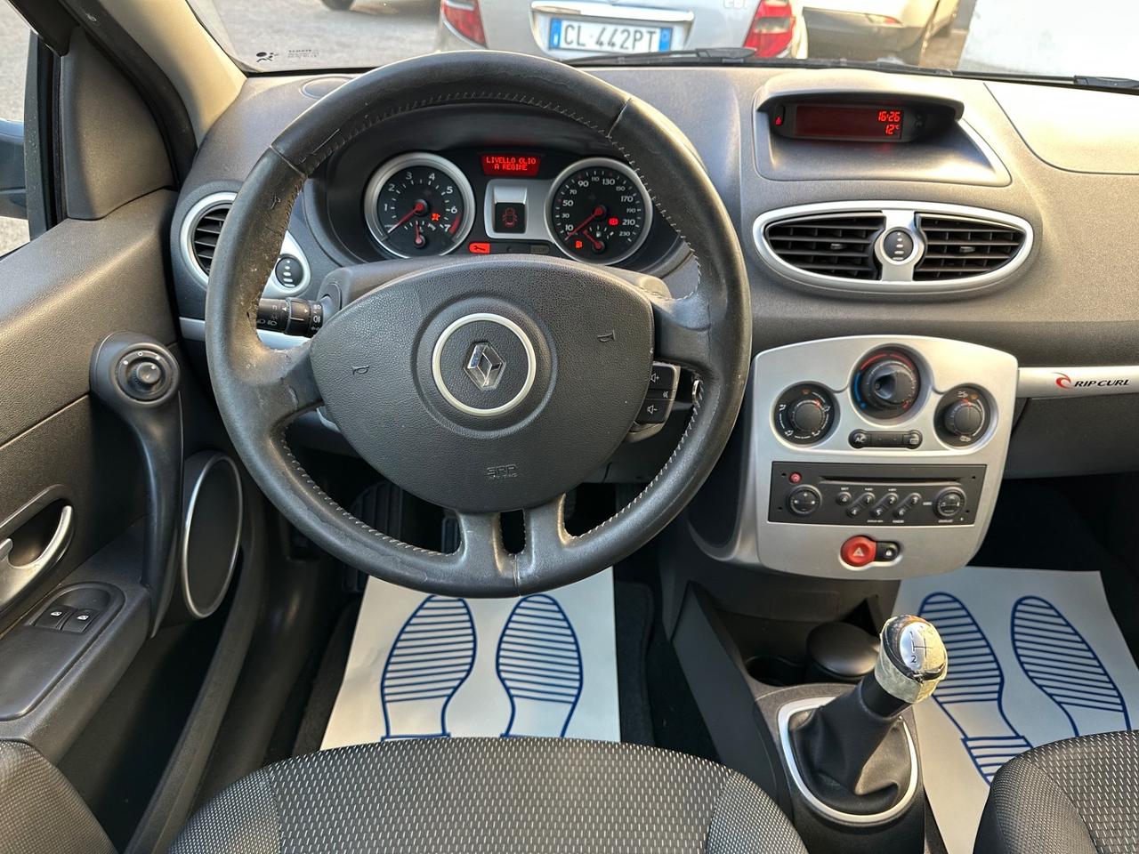 Renault Clio 1.2 16V 5 porte Rip Curl BENZINA NEOPATENTATI