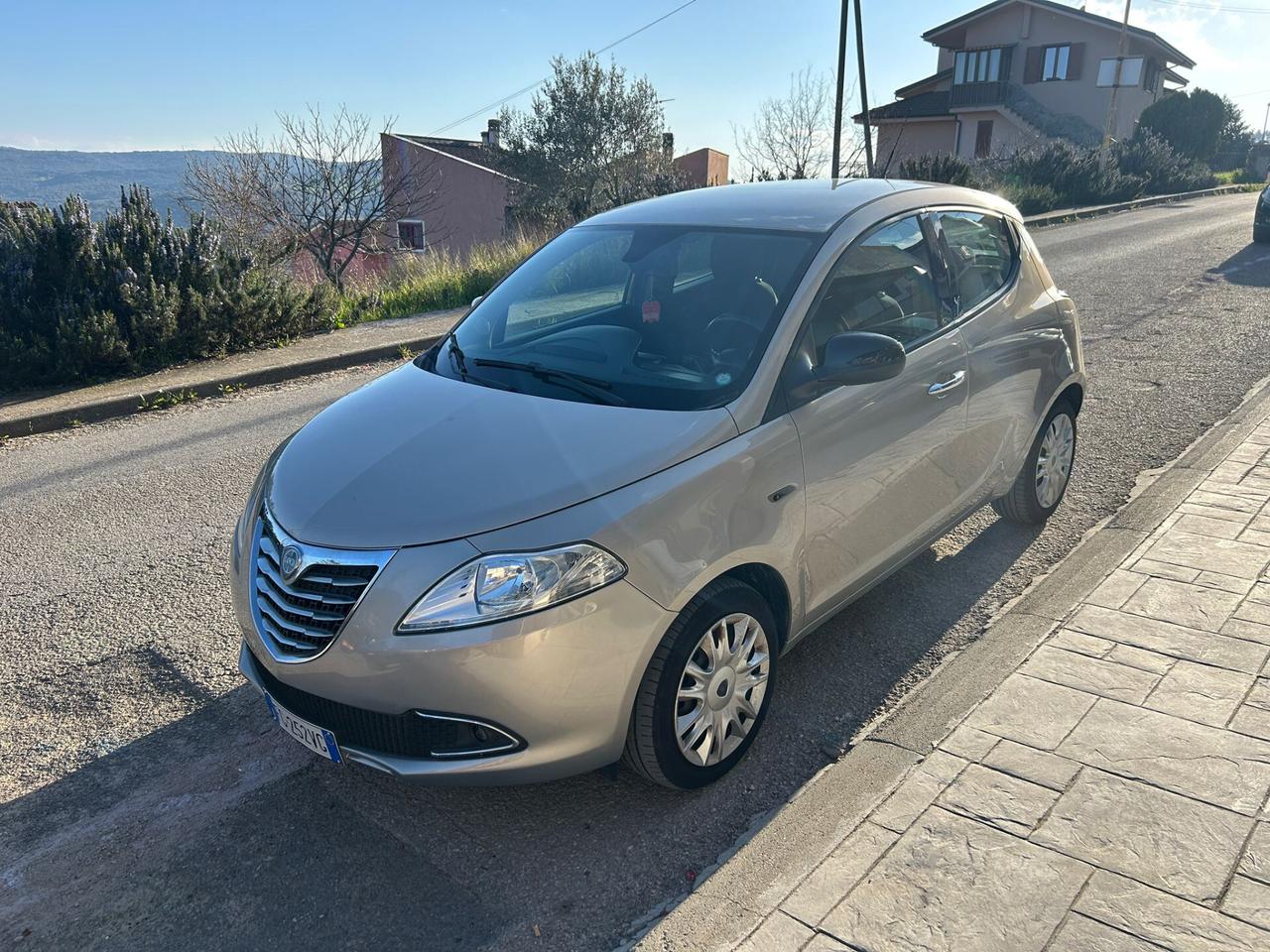 Lancia Ypsilon 1.2 69 CV 5 porte Gold