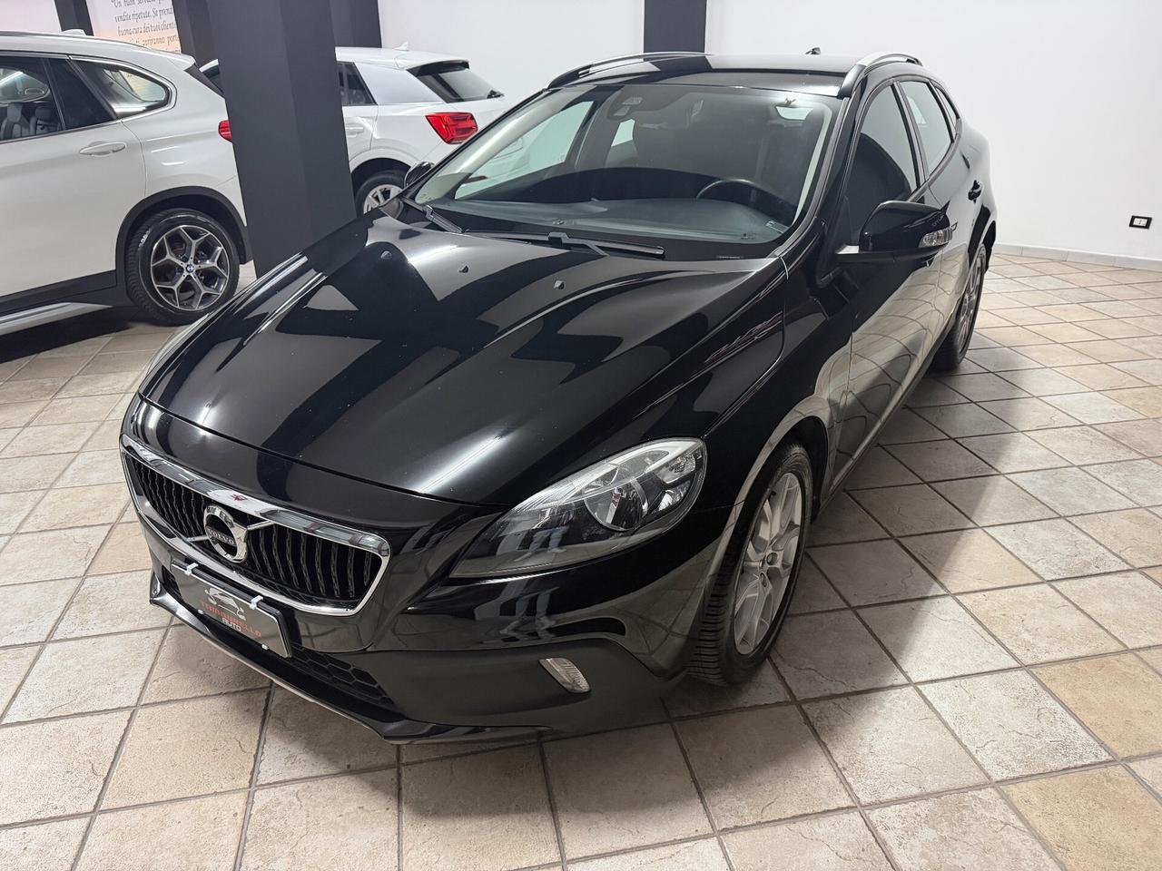 VOLVO V40 2.0 D2 (120) Cross Country Kinetic 2017