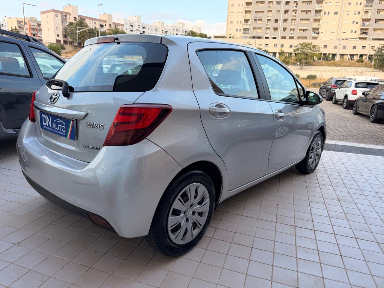 Toyota Yaris 1.5 Hybrid 5 porte Cool