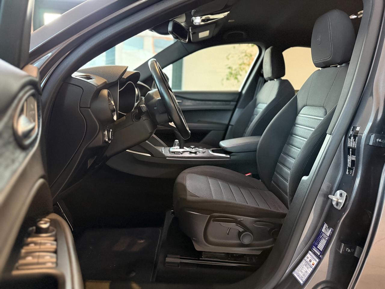 Alfa Romeo Stelvio 2.2 Turbodiesel 160 CV AT8 RWD Business