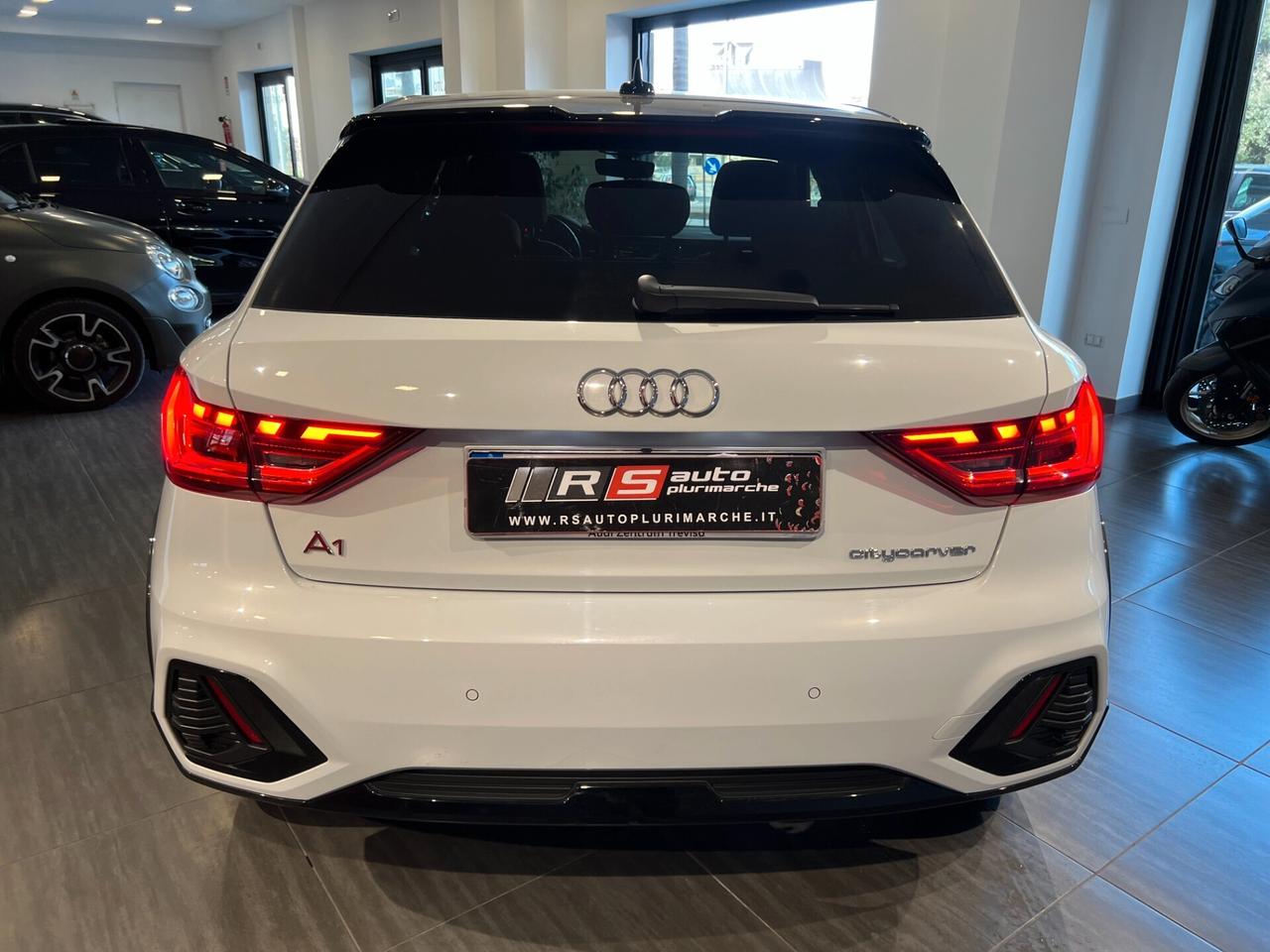 Audi A1 citycarver 30 TFSI S tronic Identity Contrast