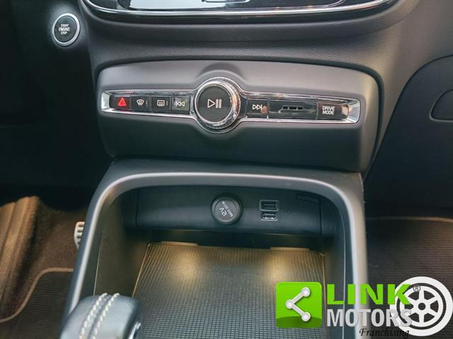 VOLVO XC40 D4 AWD Geartronic R-design