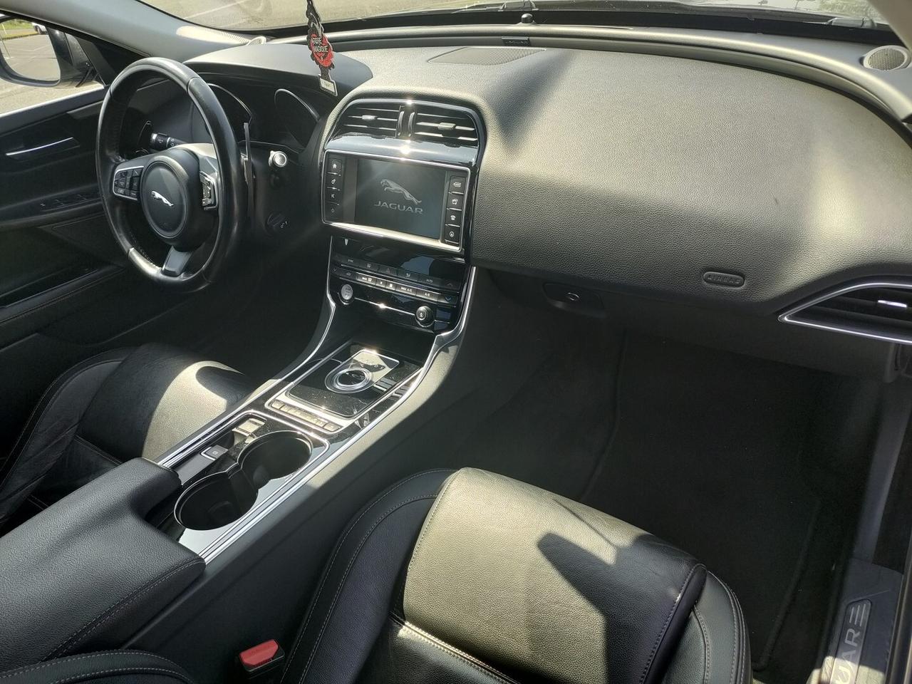 JAGUAR XE XE 2.0d Pure Business edition 180cv auto