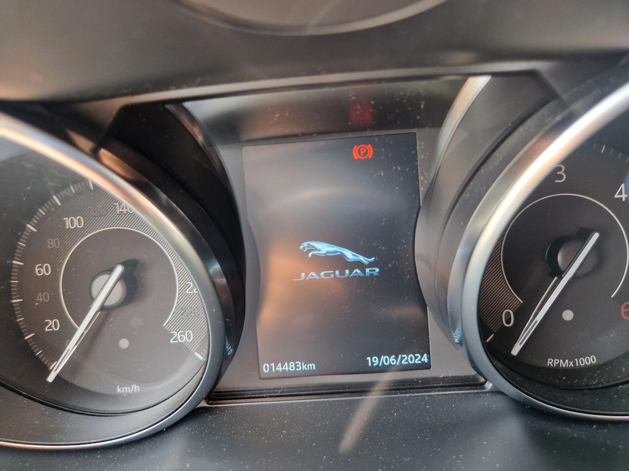 Jaguar E-Pace 2.0D 150 CV AWD aut. R-Dynamic 14.400 KM