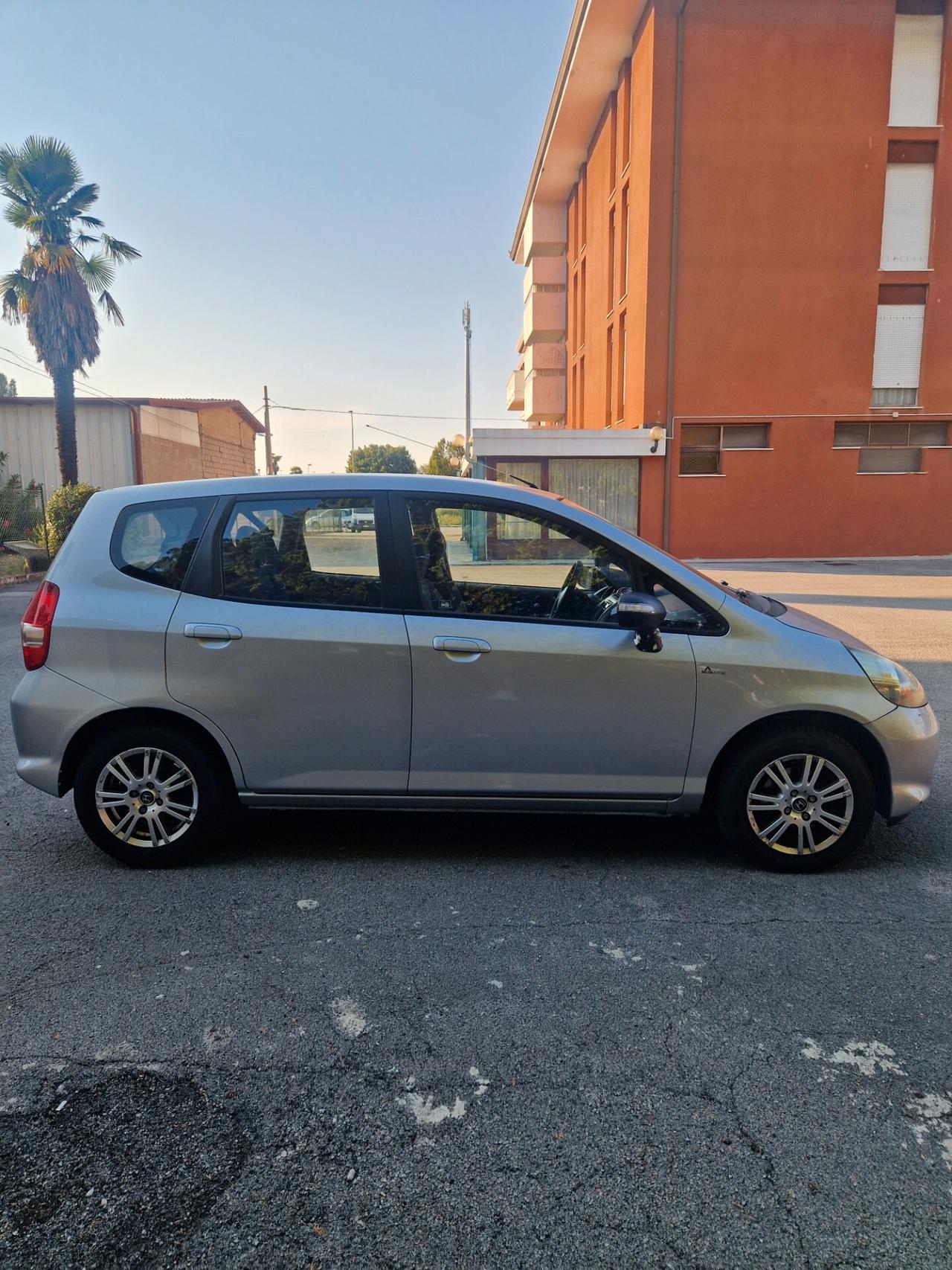 Honda Jazz 1.4 Benz 83CV - Meccanica OK