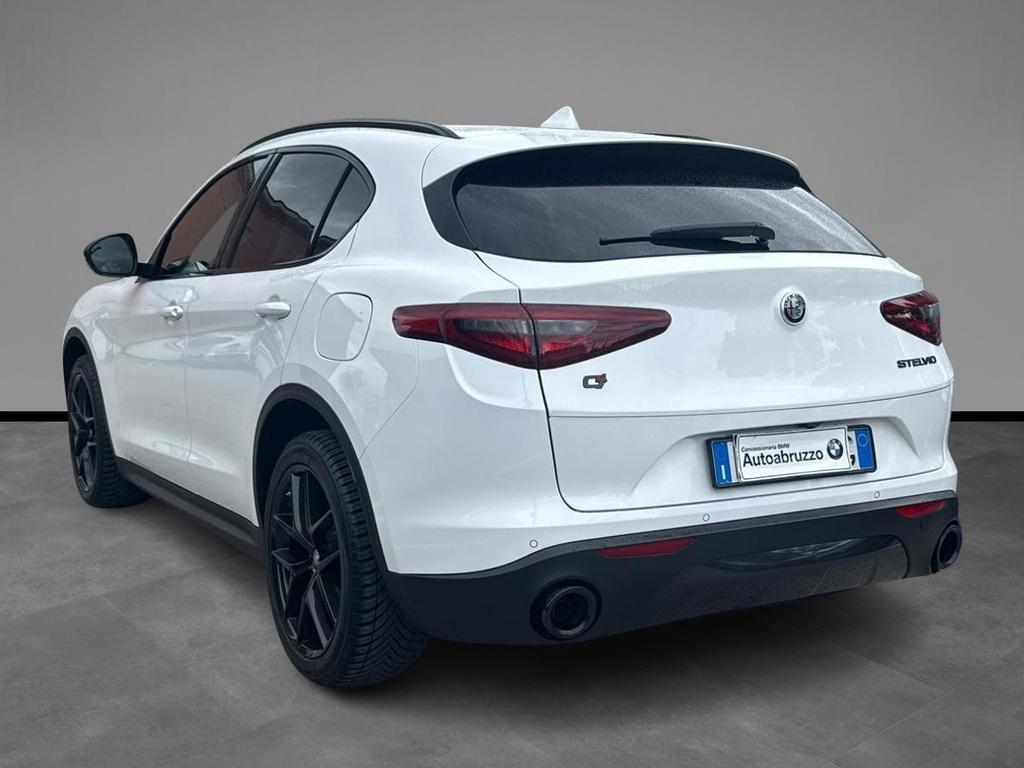 Alfa Romeo Stelvio 2.2 Turbo B-Tech Q4 Auto