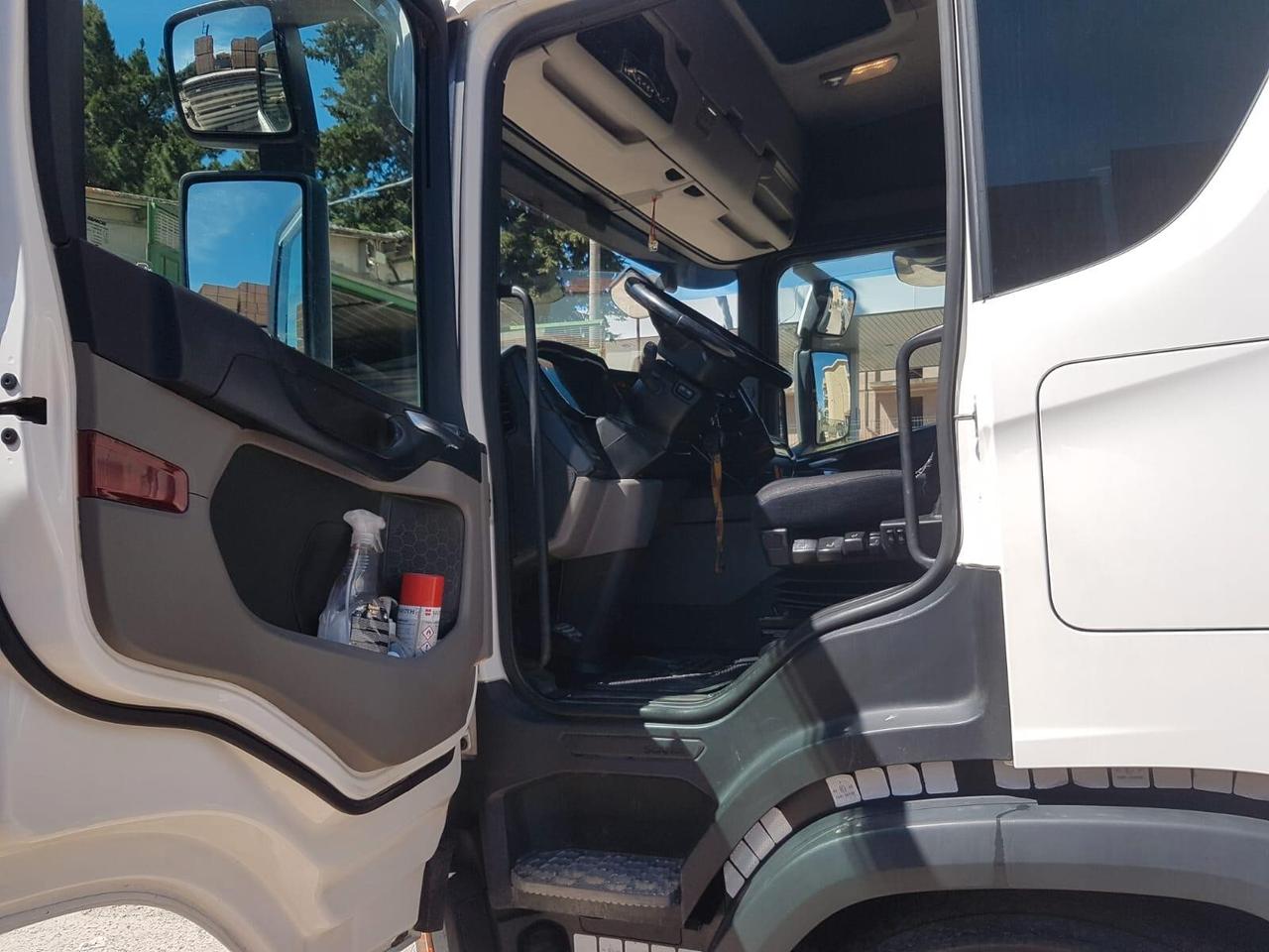 Scania G 500 tre assi cassone fisso