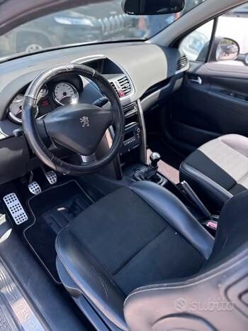 Peugeot 207 1.6 93CV - 2011