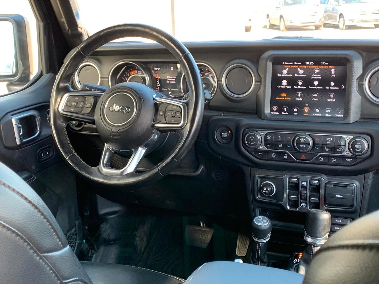 Jeep Wrangler Unlimited 2.2 Mjt II Sahara sky one-touch