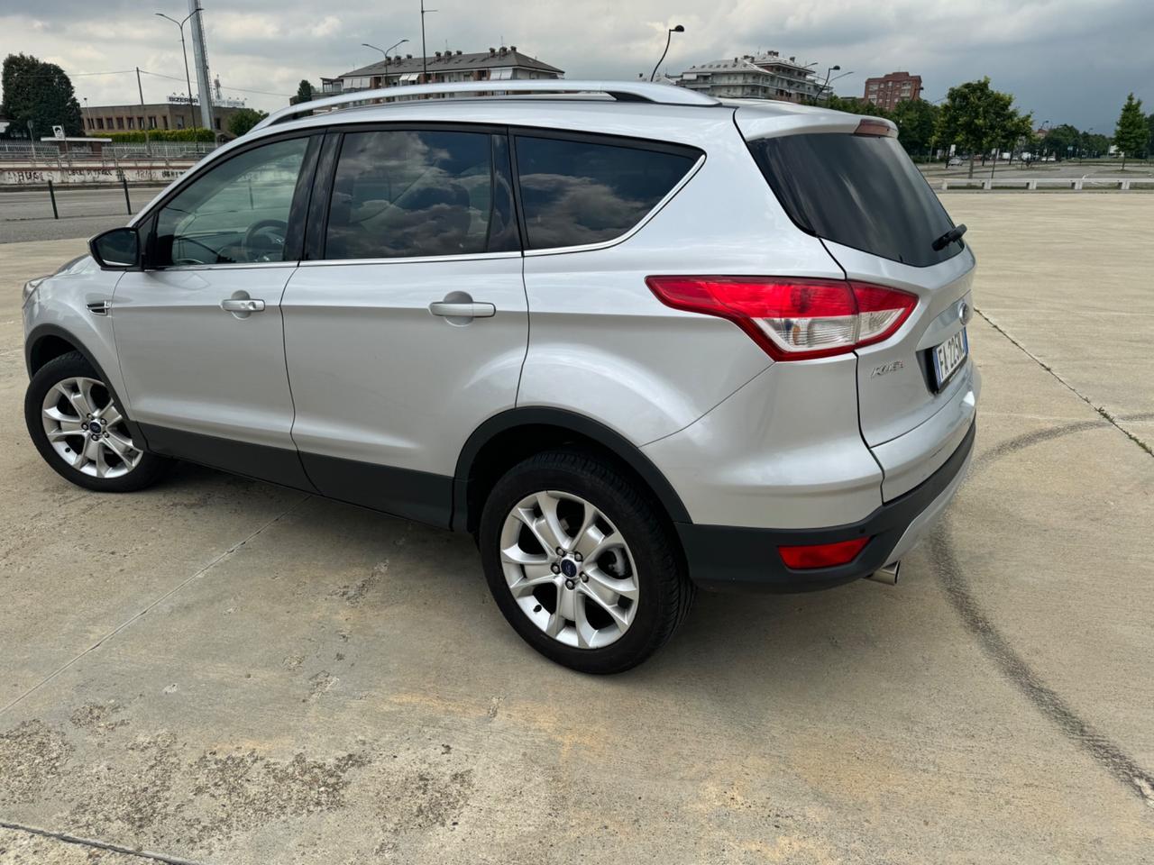 Ford Kuga 2.0 TDCI 150 CV S&S 4WD Powershift Titanium