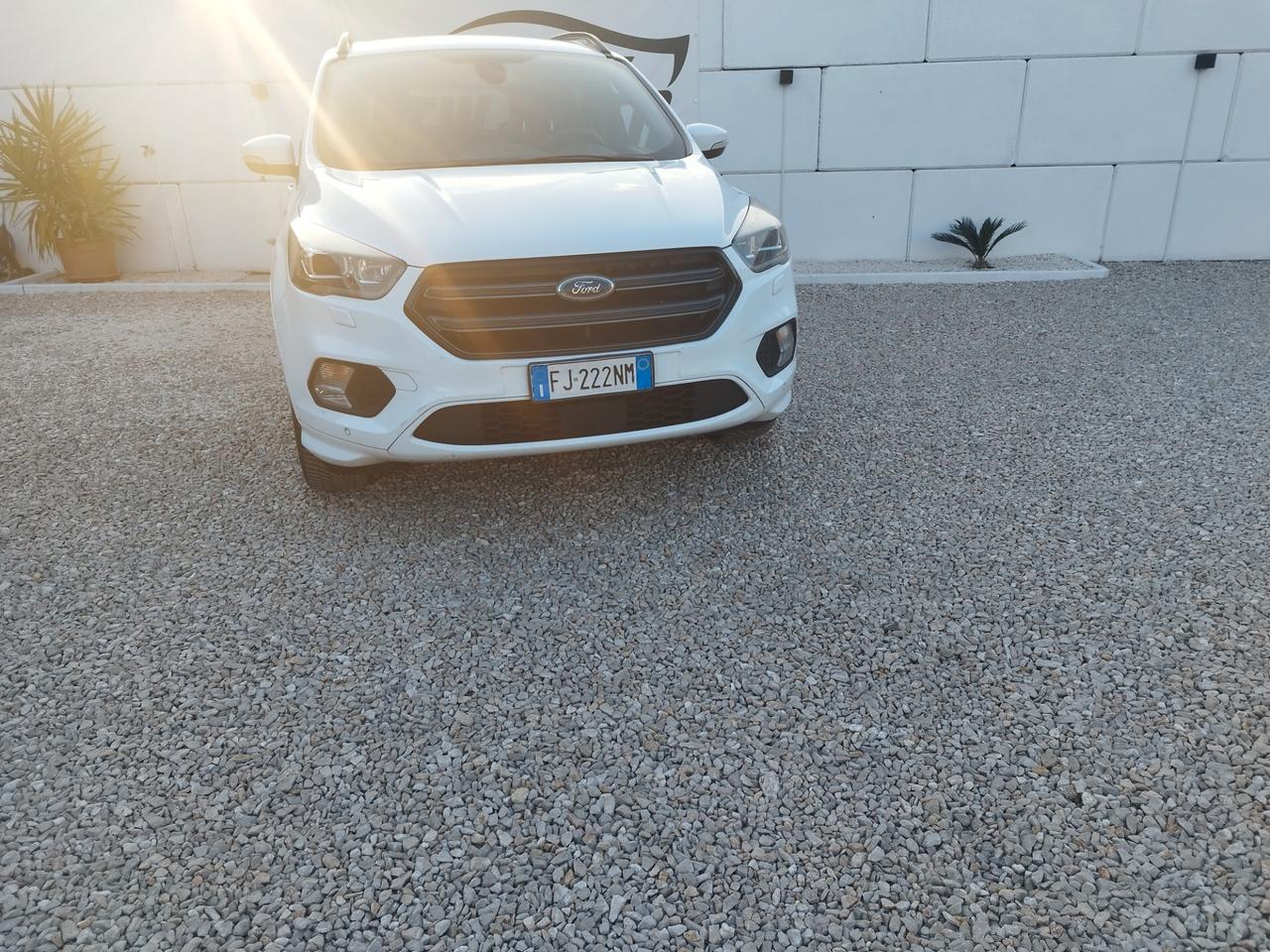 Ford Kuga 1.5 TDCI 120 CV S&S 2WD Powershift ST-Line